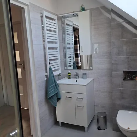 Karkonosz 4 * شكلارسكا بوريبا